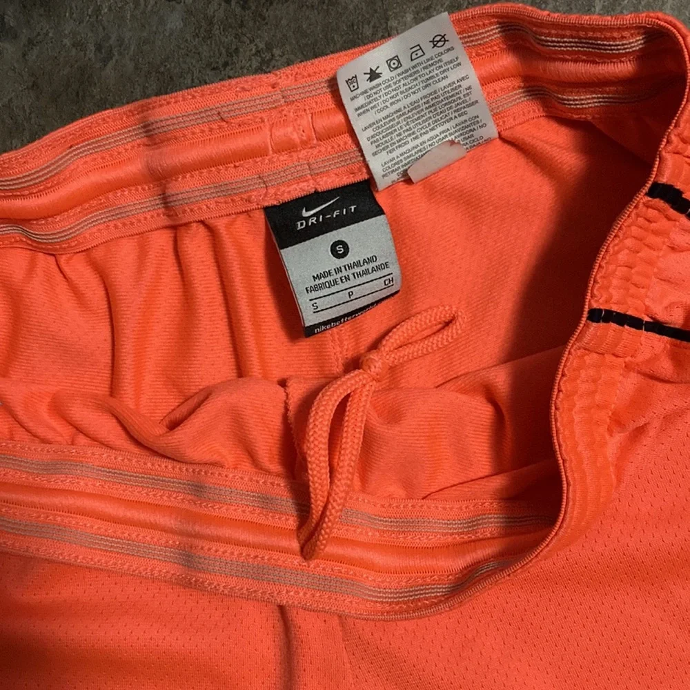 Nike - Ladies Dri-Fit Shorts (SP) Neon Orange - Picture 2 of 5